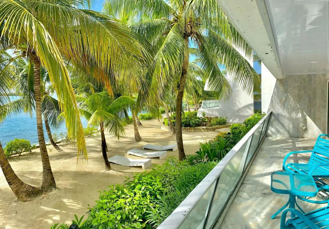 Exclusivos Apartamentos con playa privada San Andrés