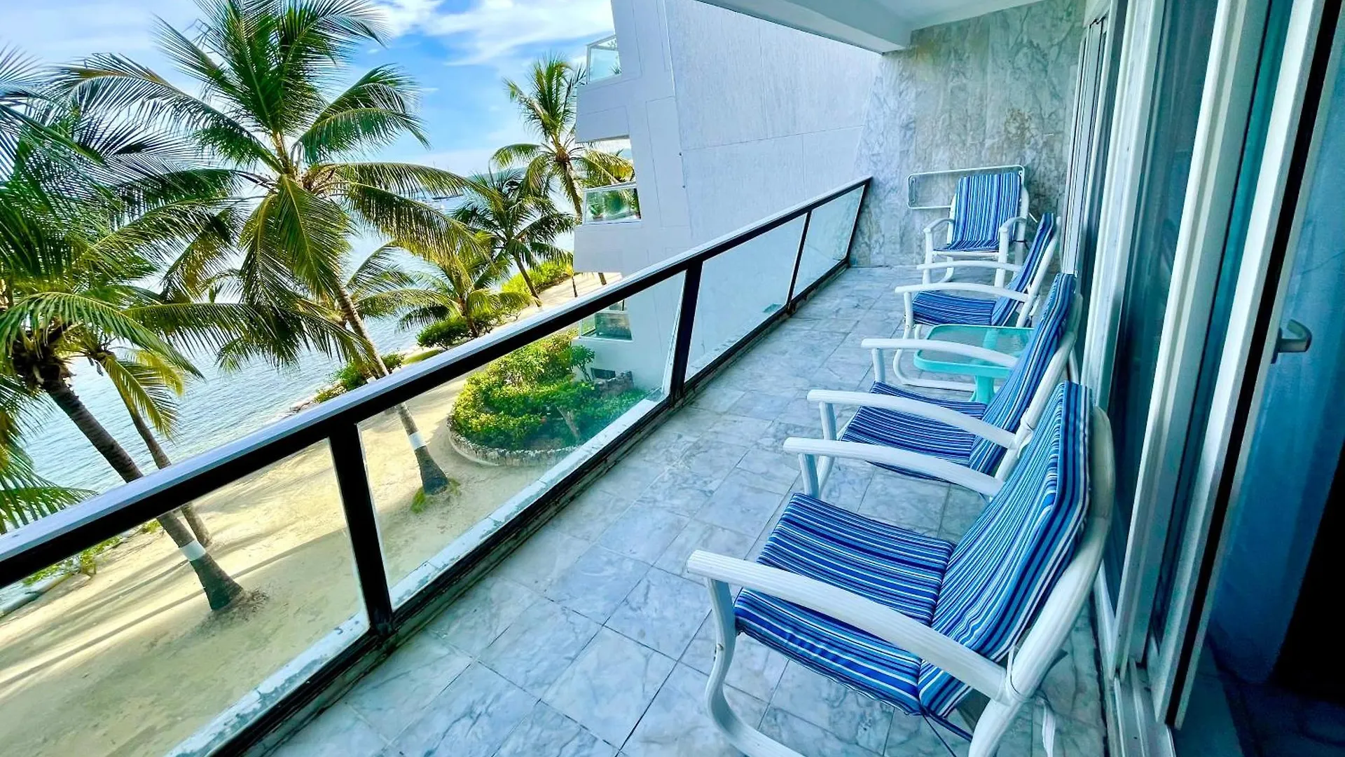 Exclusivos Apartamentos con playa privada San Andrés Colombia